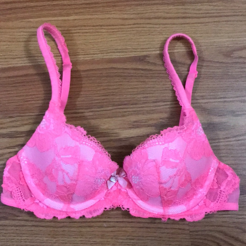 Pink VS bra